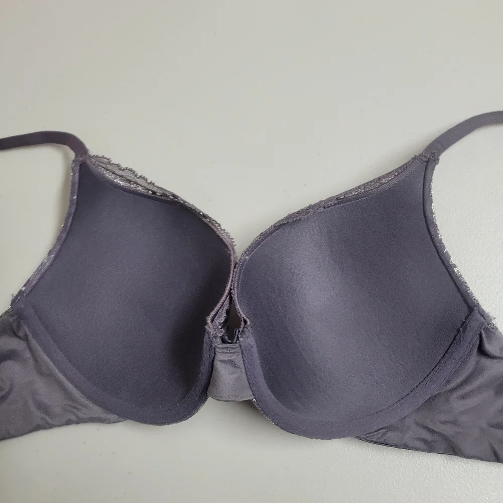 Victoria's Secret Body By Victoria Perfect Shape  Lace & Sparkle Bra Size 34C.